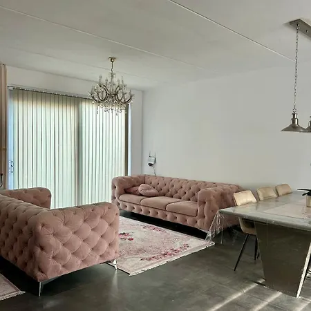 Charming House Oudenbosch