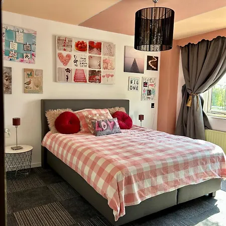 بيت للعطل Charming House Oudenbosch